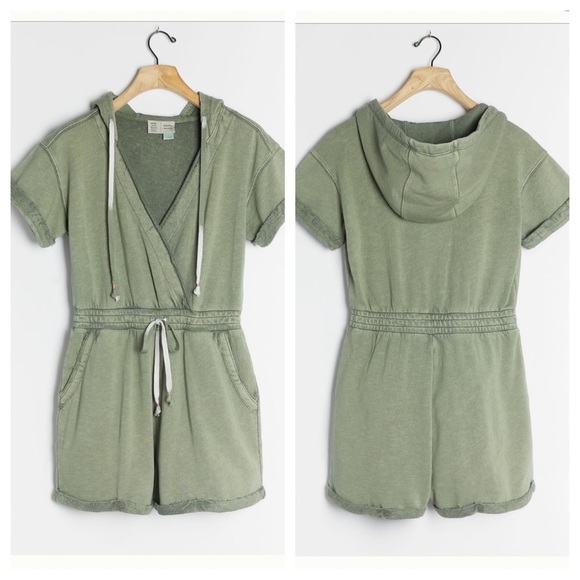 Anthropologie Pants - Anthropologie Kendall hooded romper